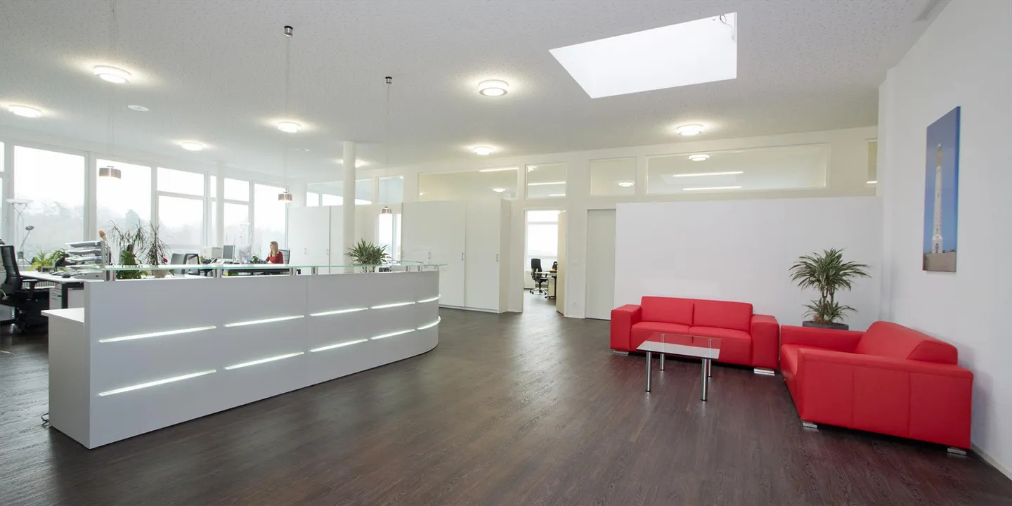 Espace locatif spacieux et lumineux dans le bâtiment commercial et de bureaux Omega - Photo 6 sur 9