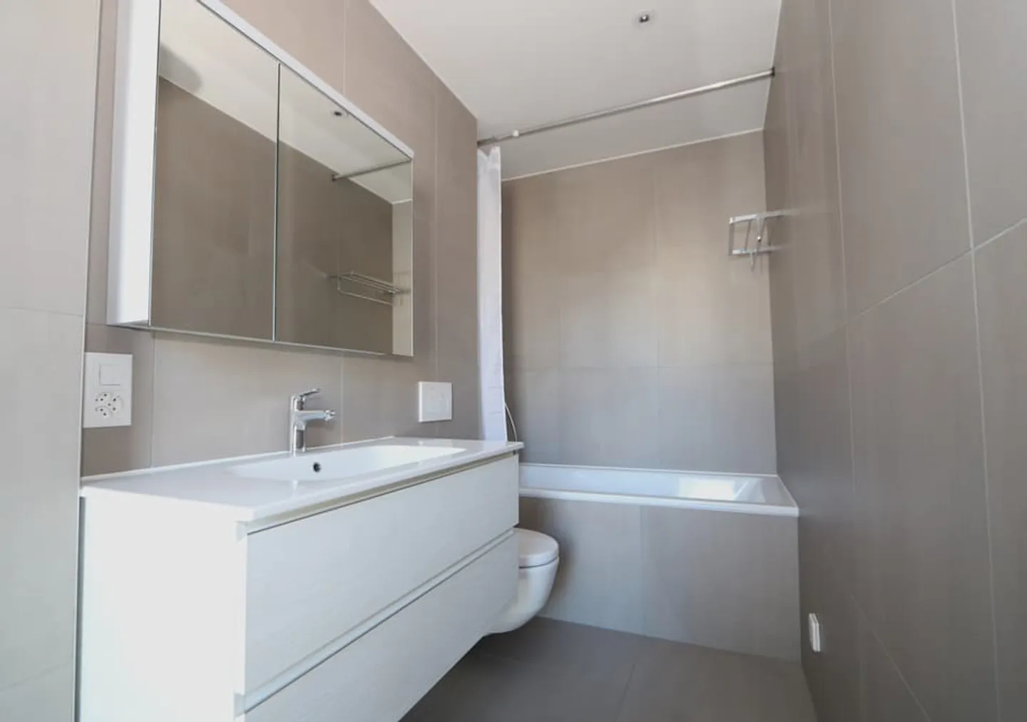 Modern 4-room apartment with balcony in Chêne-Bourg - Photo 10 of 13