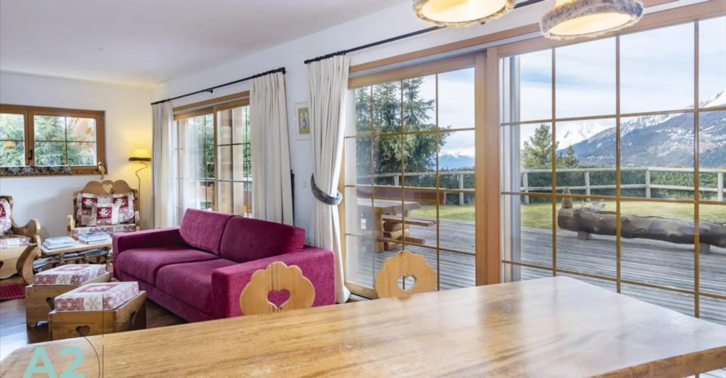 Chalet with Stunning View of the Valley and the Alps - Photo 2 of 11