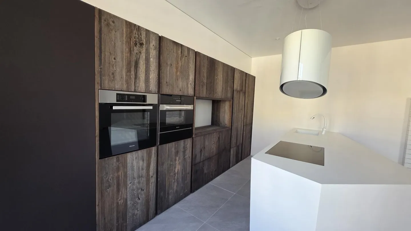 PRACHTWOLLE GESAMTRENOWIERTES WOHNUNG - Foto 2 di 8