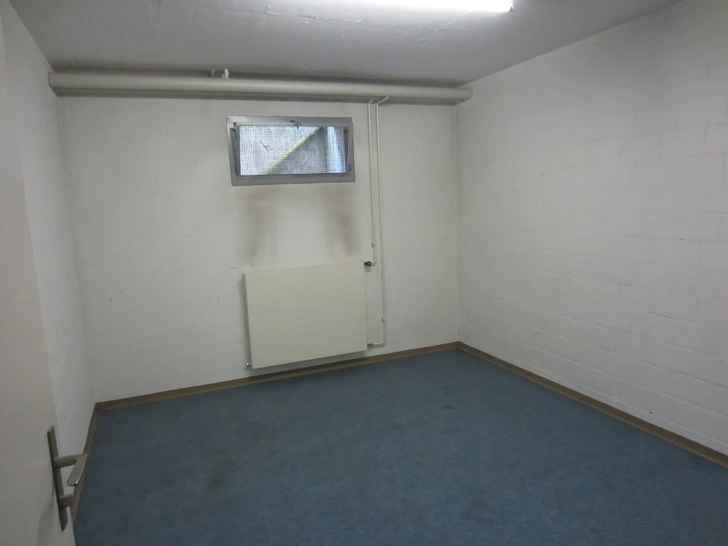 Craft and storage room for rent - Photo 3 of 3