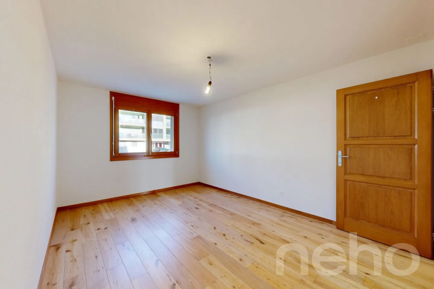 Bright 3.5 Room Apartment - Photo 8 of 12