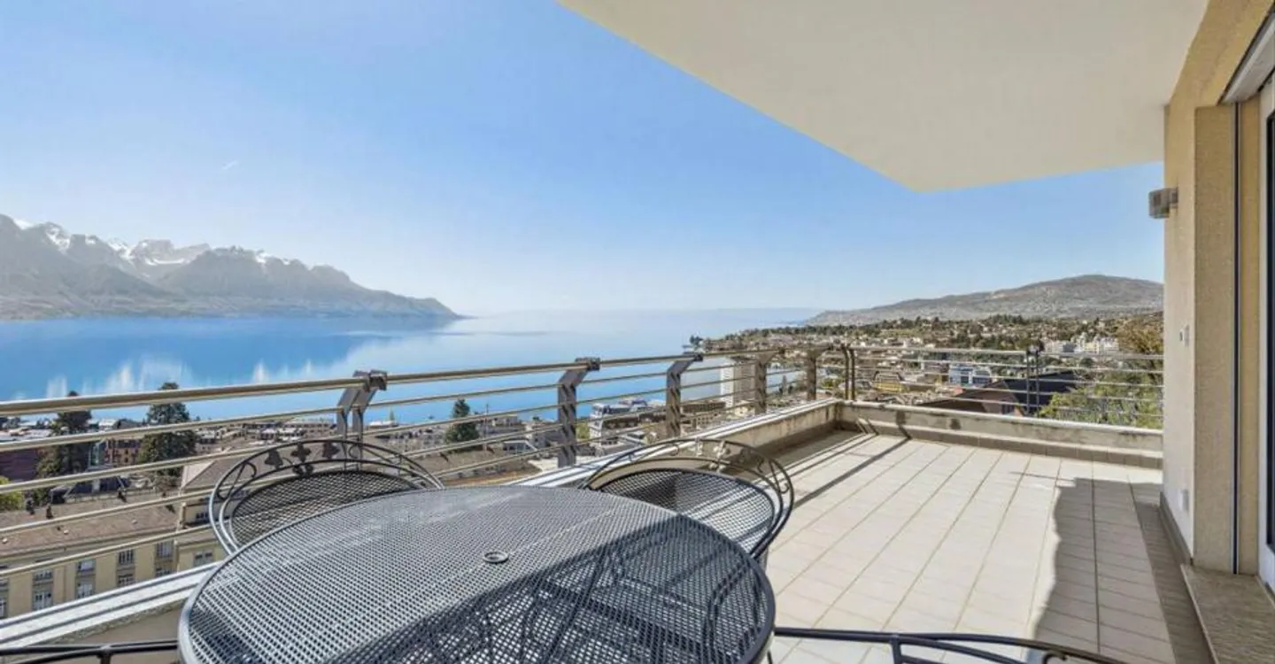 Un ambiente di vita eccezionale tra design e vista panoramica - Foto 3 di 11