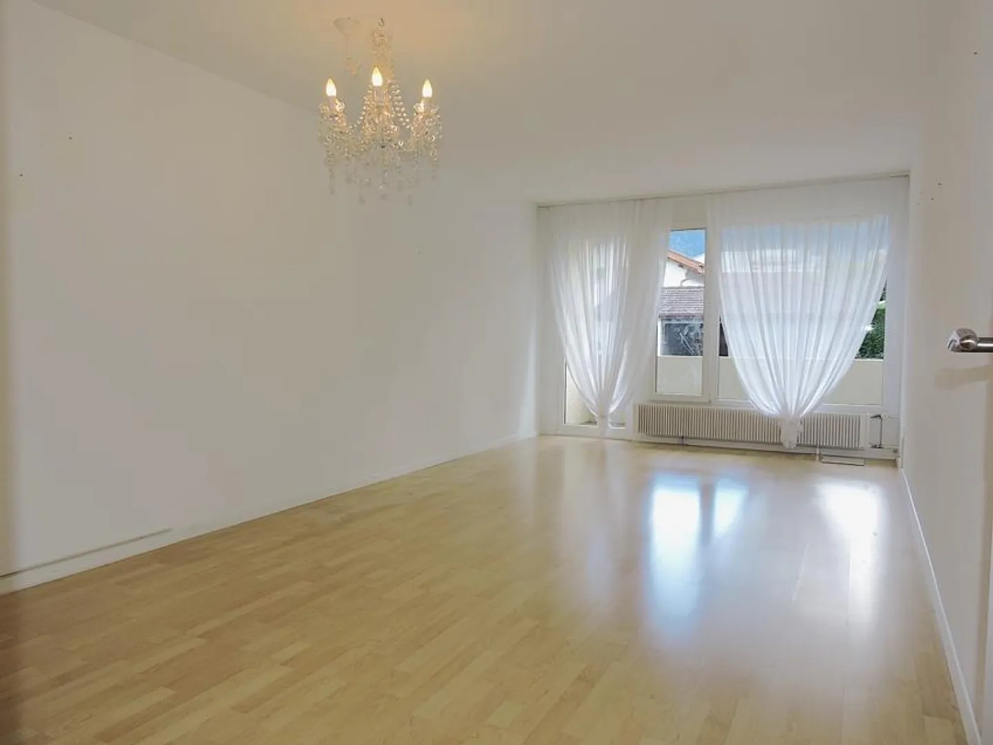Cozy 3.5 Room Apartment - Photo 2 of 11