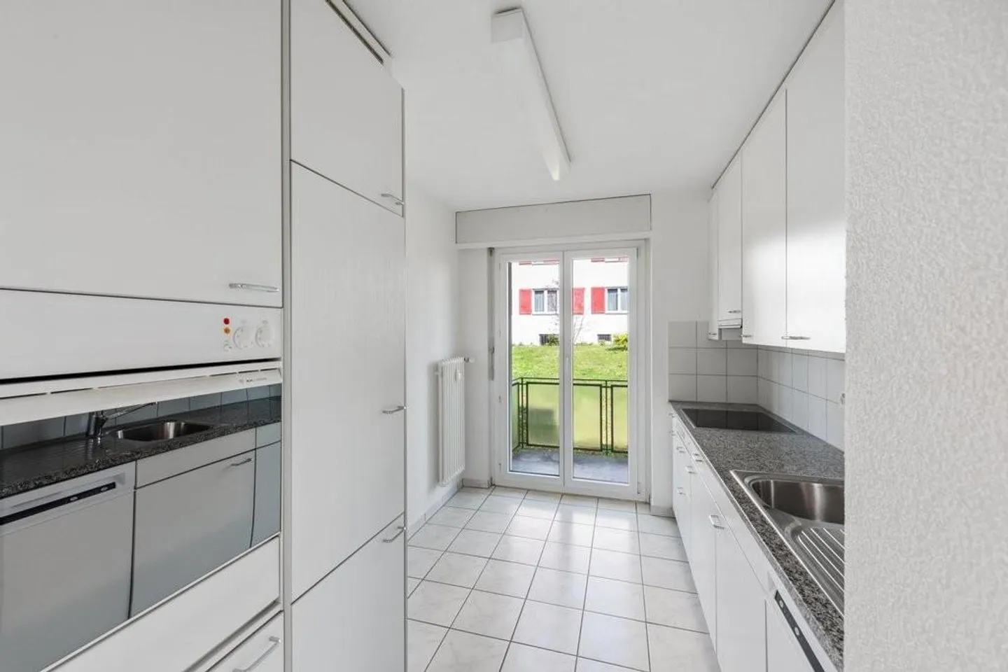 Enjoy a unique view - Photo 2 of 10