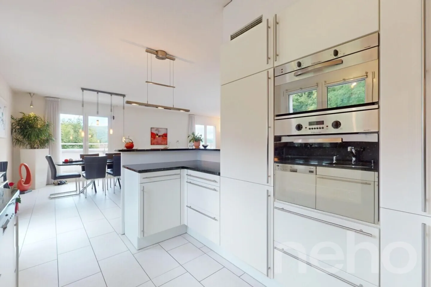 Spacious 5.5-room penthouse apartment with direct lift access - Photo 5 of 12