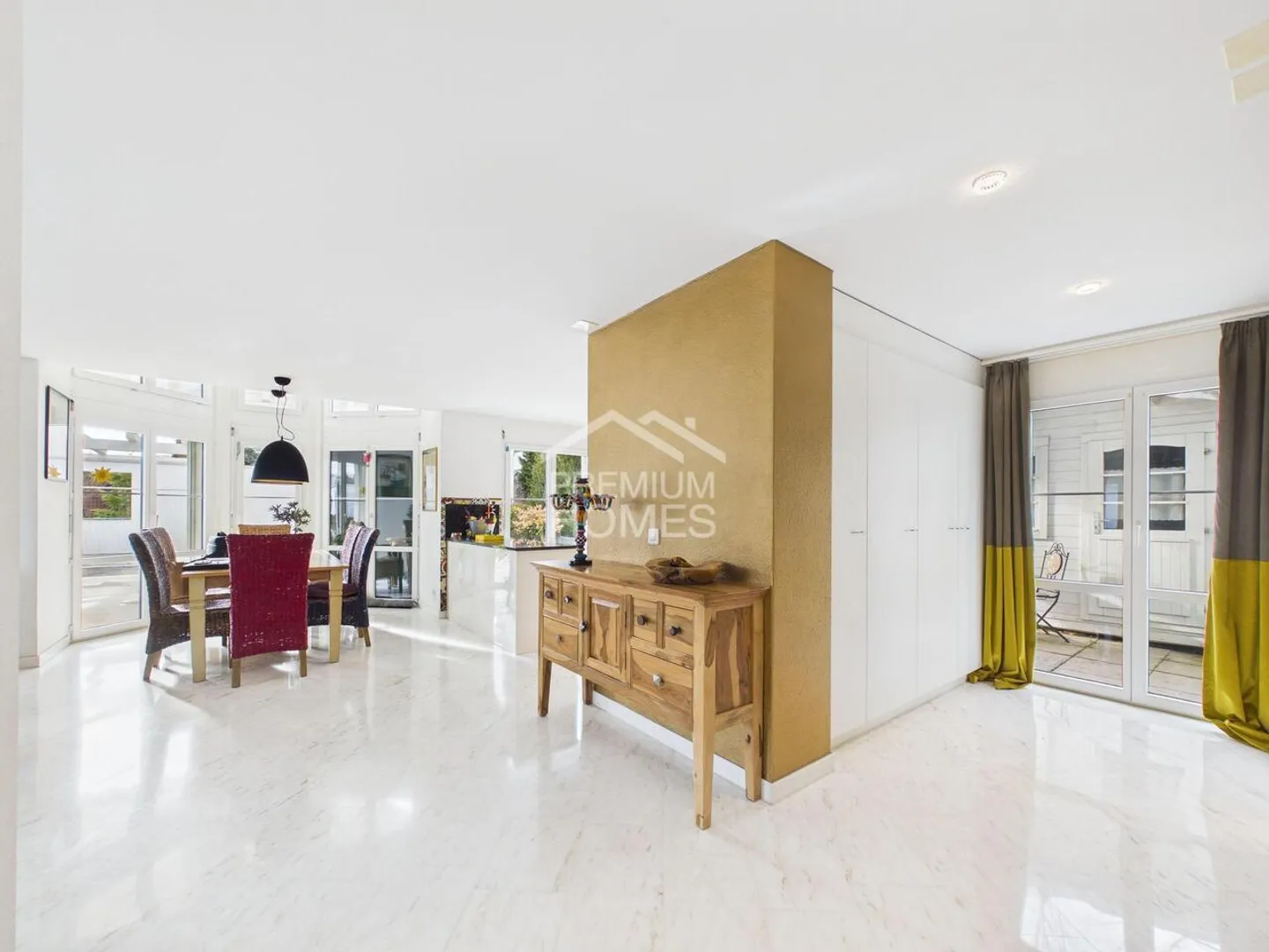 Elegant Single-Family Home in a Quiet Prime Location - Photo 2 of 13