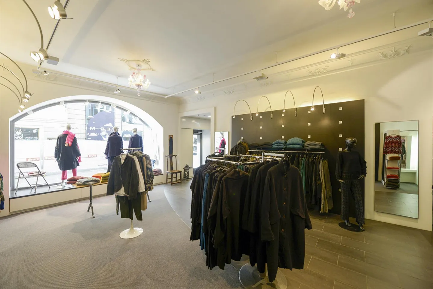 Bel espace de vente dans le centre-ville de Saint-Gall - Photo 2 sur 19