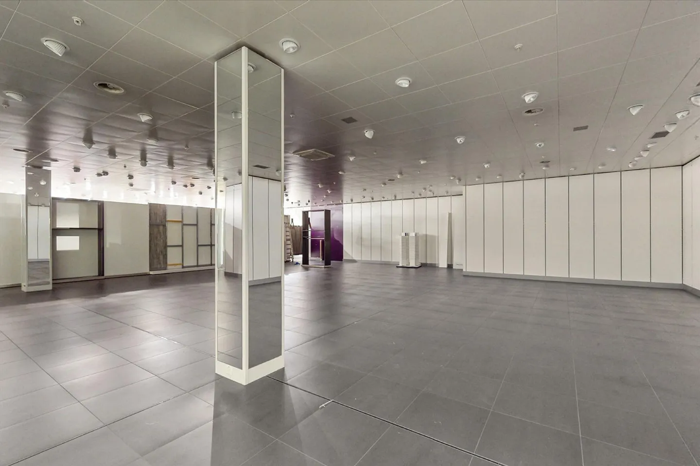 Pop-up: Spazio commerciale disponibile a breve termine - Foto 2 di 4