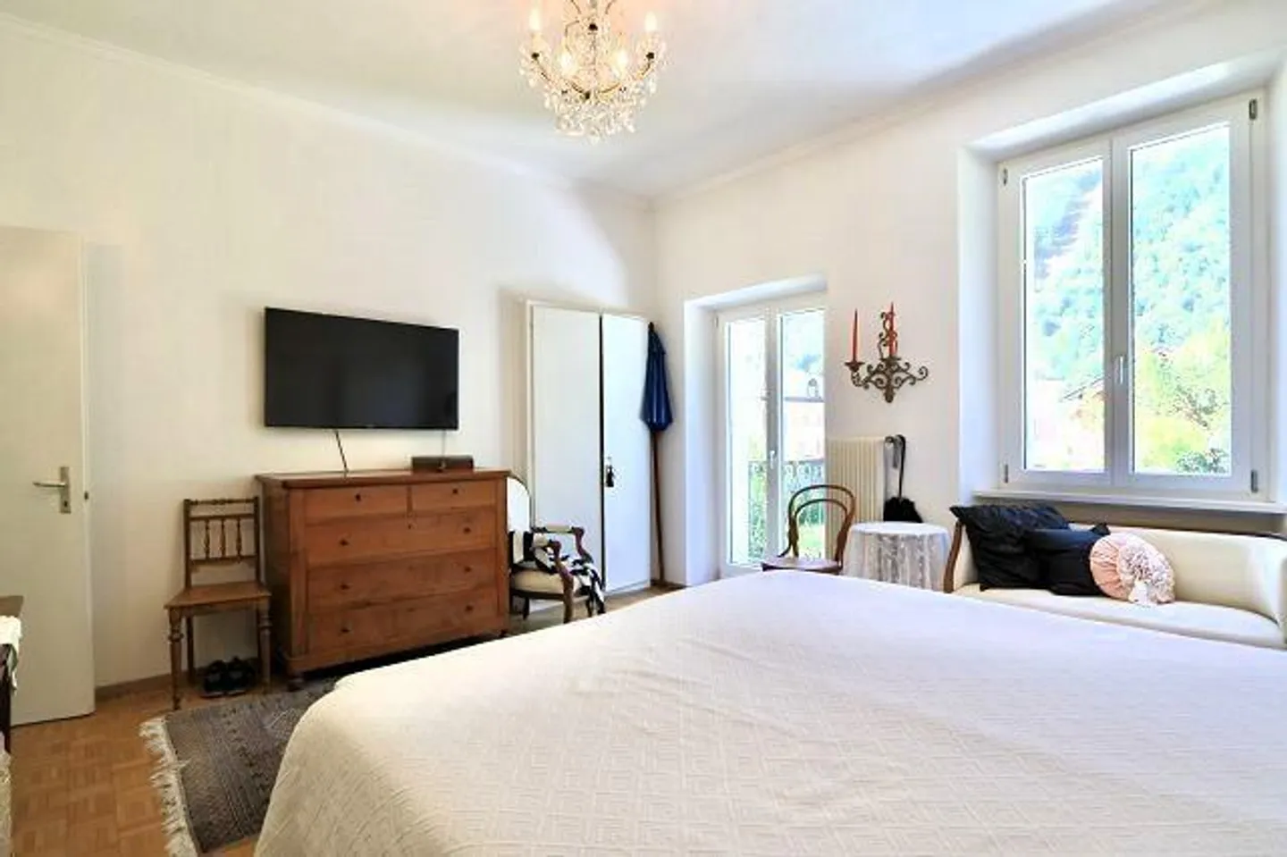 Maison tessinoise de 3 1/2 pièces dans un endroit très calme et ensoleillé avec vue panoramique / maison tessinoise de 3 1/2 pièces, très calme, ensoleillée et belle vue - Photo 13 sur 45