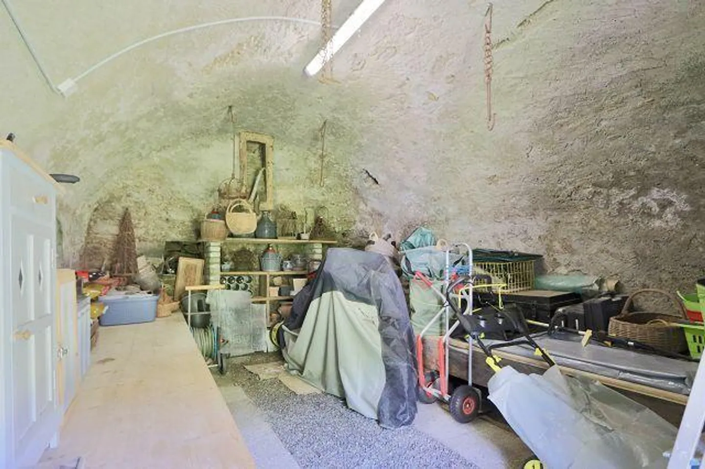 Maison tessinoise de 3 1/2 pièces dans un endroit très calme et ensoleillé avec vue panoramique / maison tessinoise de 3 1/2 pièces, très calme, ensoleillée et belle vue - Photo 20 sur 45