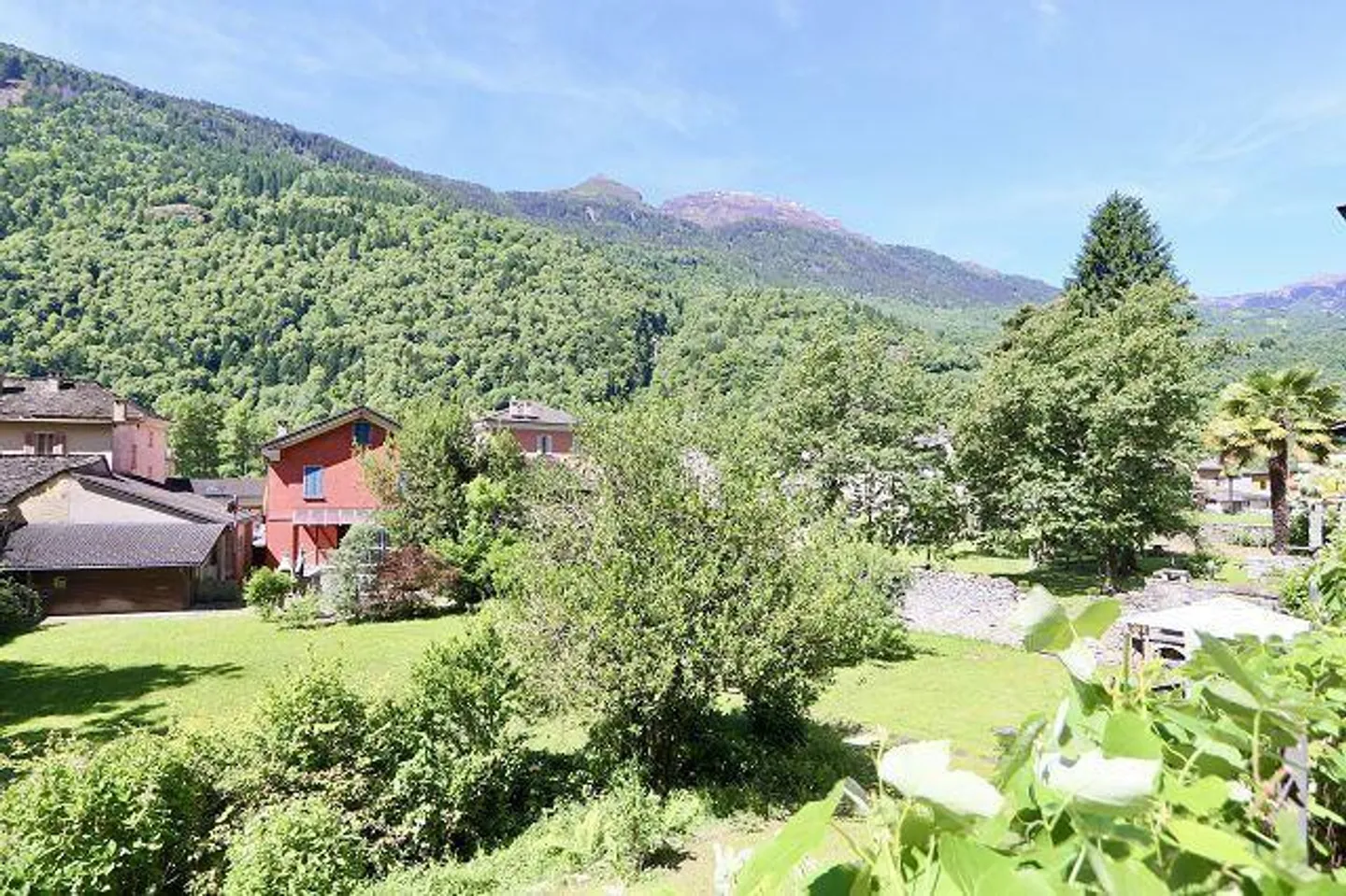 Maison tessinoise de 3 1/2 pièces dans un endroit très calme et ensoleillé avec vue panoramique / maison tessinoise de 3 1/2 pièces, très calme, ensoleillée et belle vue - Photo 34 sur 45