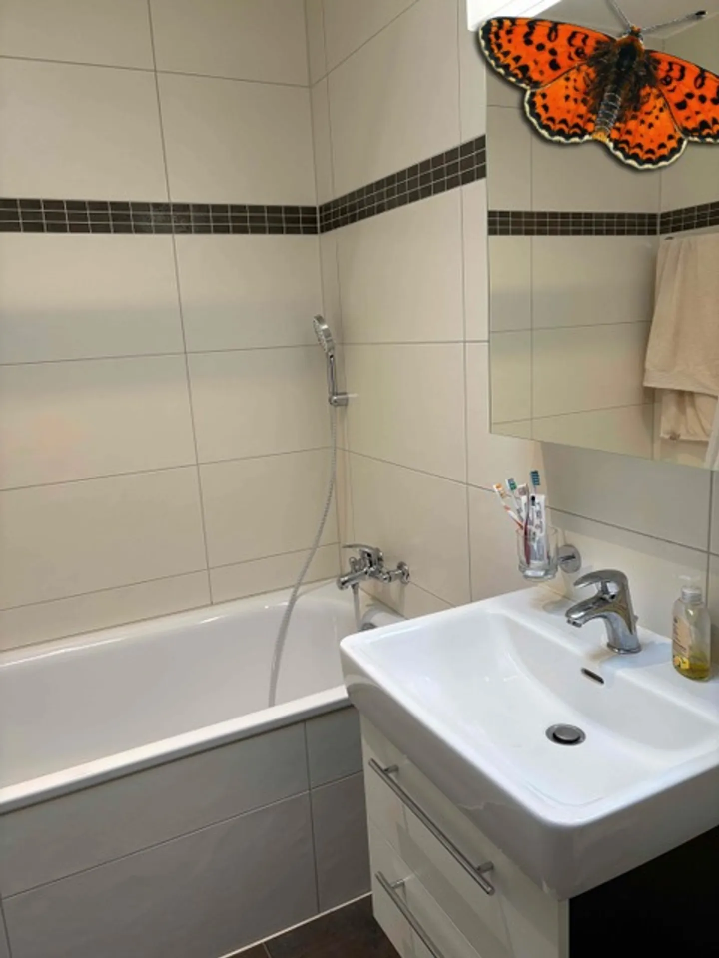 EXCLUSIVE - Magnificent 3½ room apartment with plenty of space near shops! - Photo 8 of 9