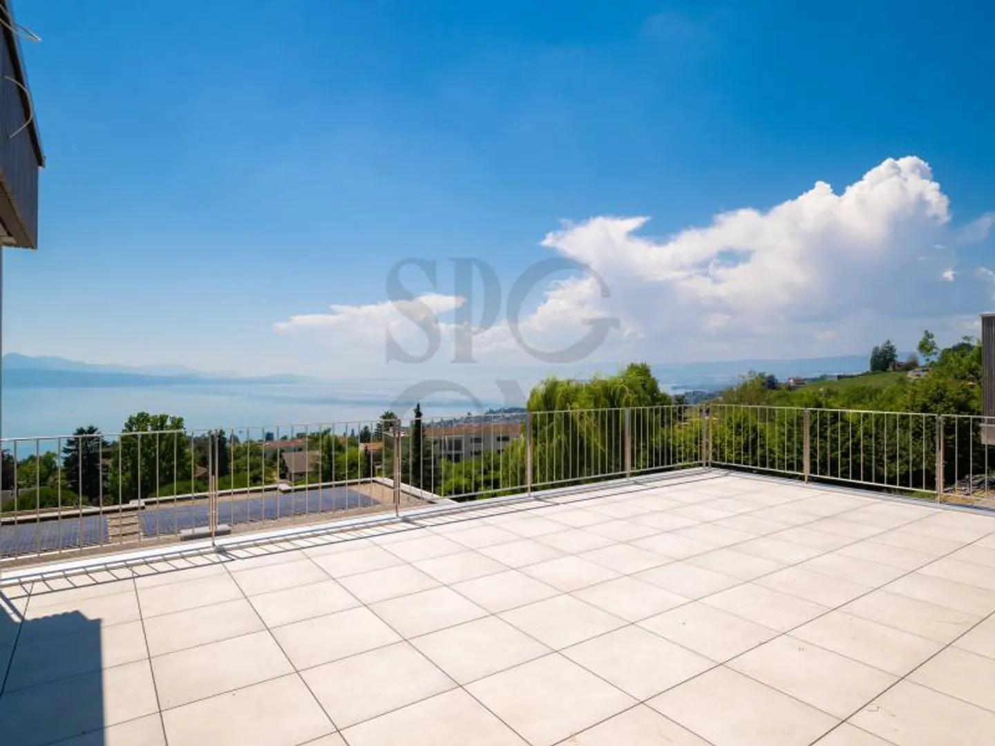 Contemporary Villa with Lake View - Photo 2 of 11