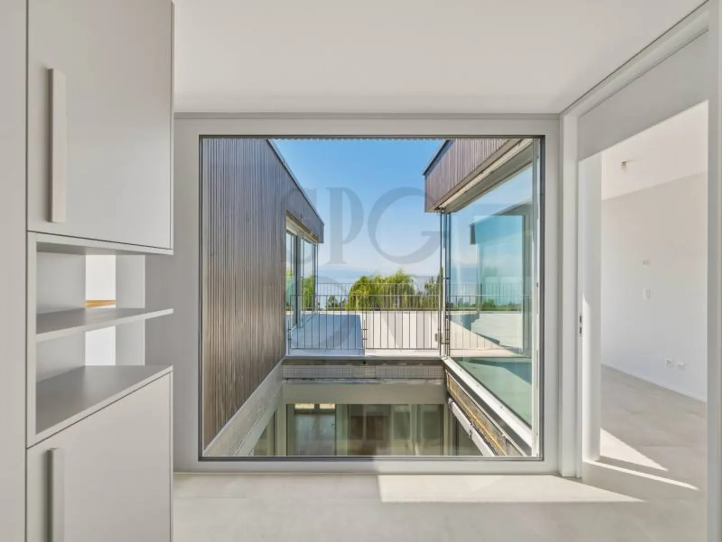 Contemporary Villa with Lake View - Photo 3 of 11