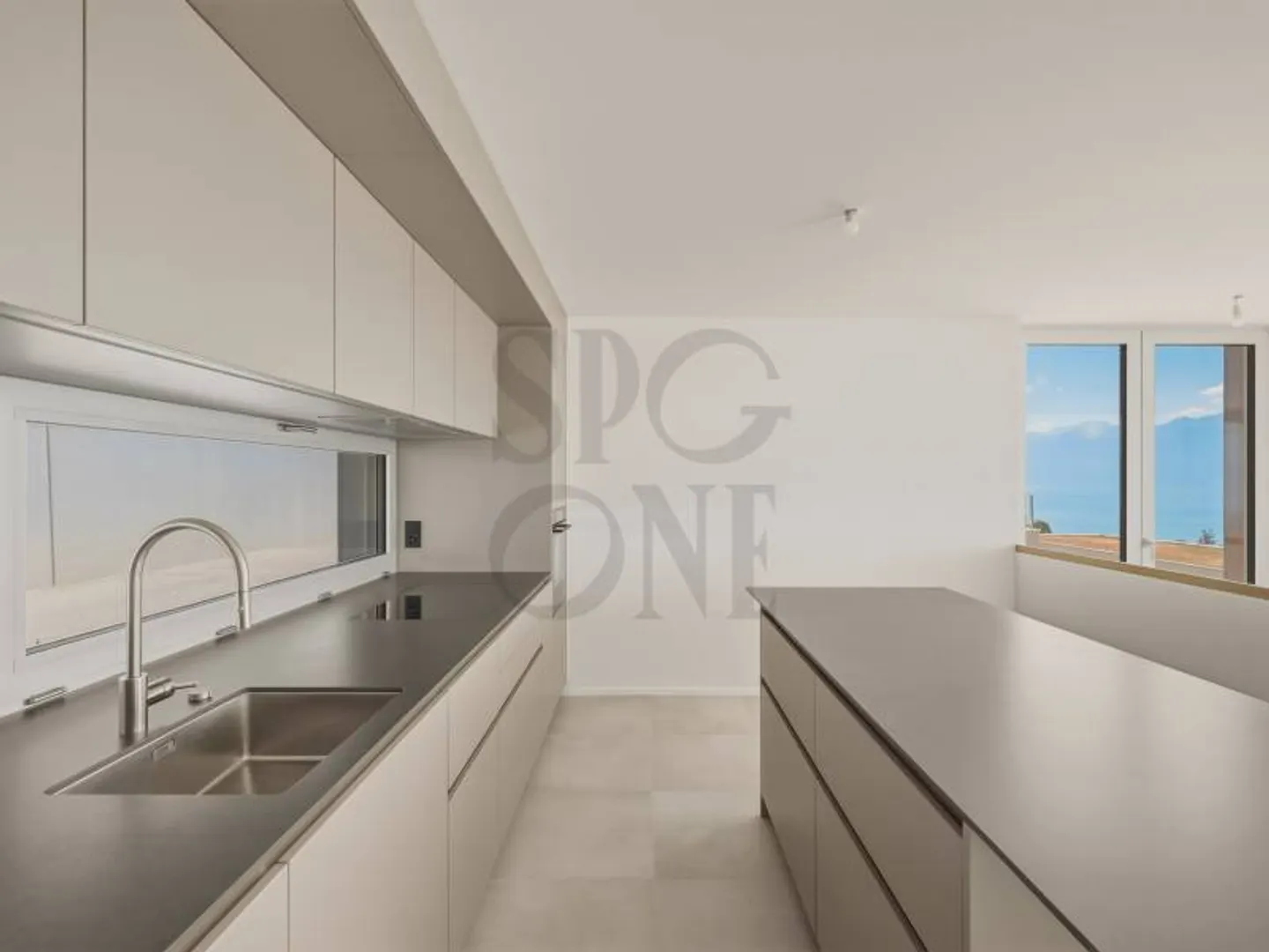 Contemporary Villa with Lake View - Photo 5 of 11