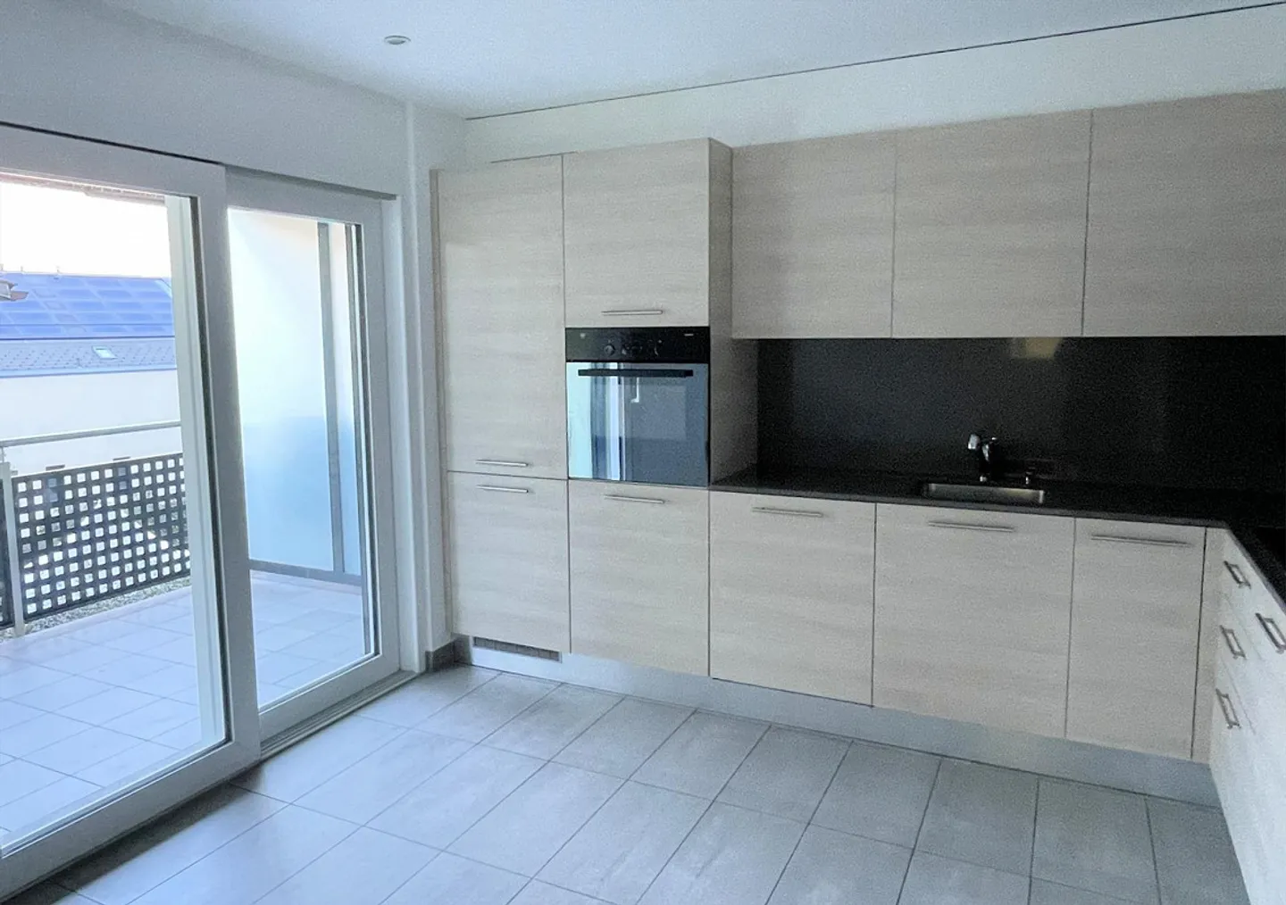 Spazioso appartamento in zona molto tranquilla - Foto 10 di 17