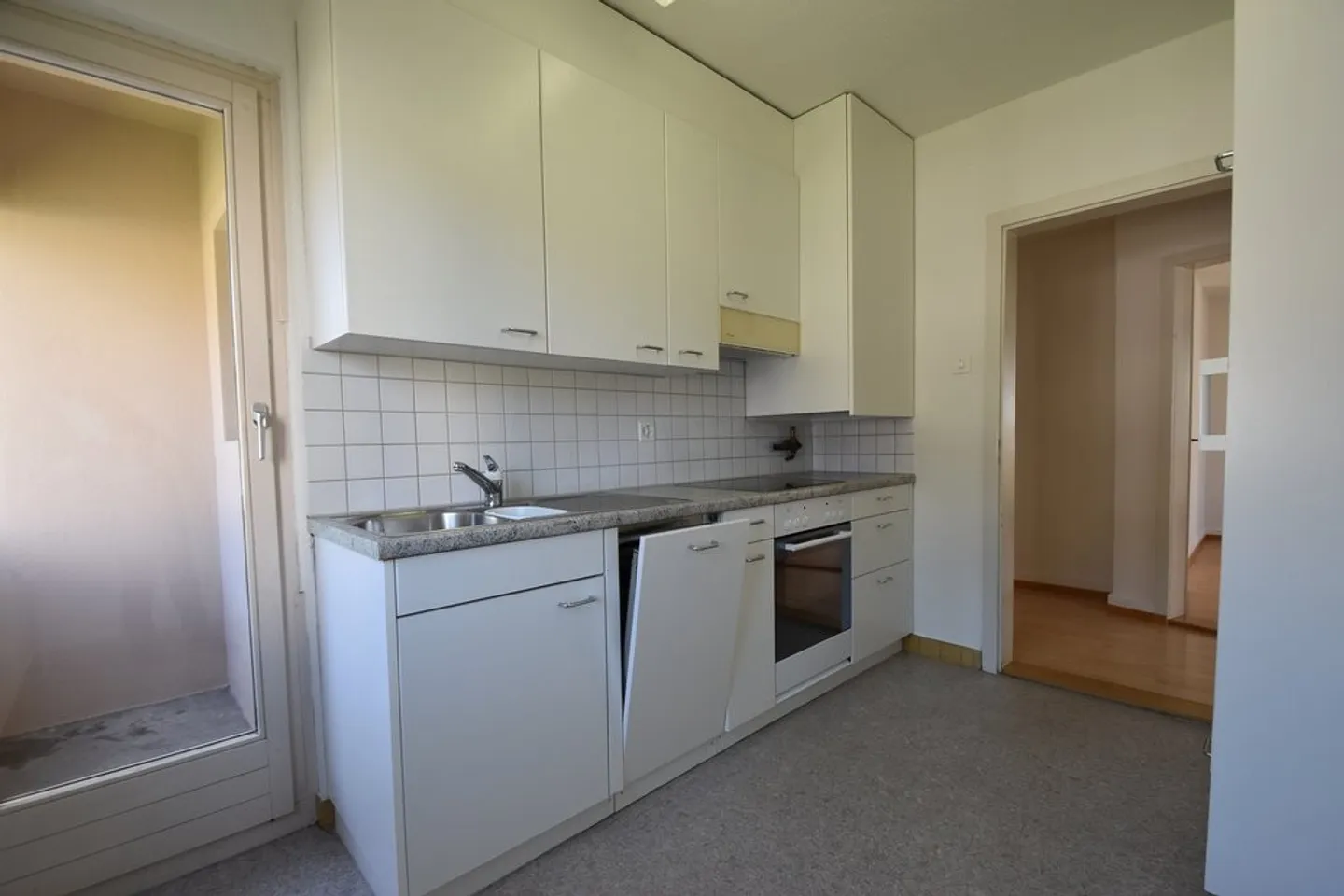Affordable apartment for rent - Photo 2 of 5