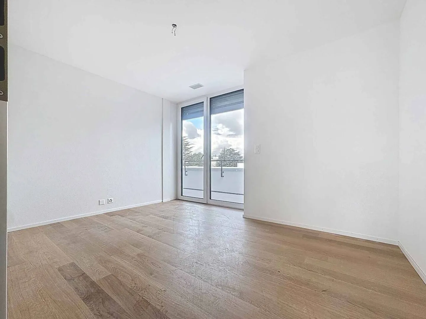 Attique de 5.5 pièces avec rooftop terrasse de 249m2 au 4ème étage ascenseur avec accès privatif - Photo 6 sur 12