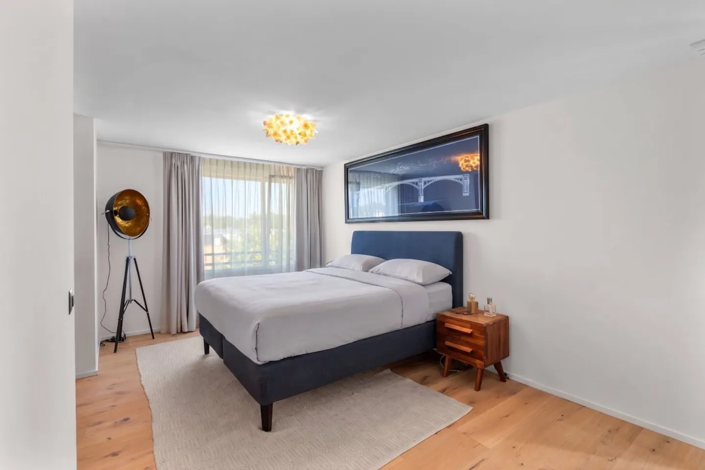 Dachgeschoss 4,5 Zimmer von Stand, komplett renoviert mit hochwertigen Materialien - Foto 4 von 12
