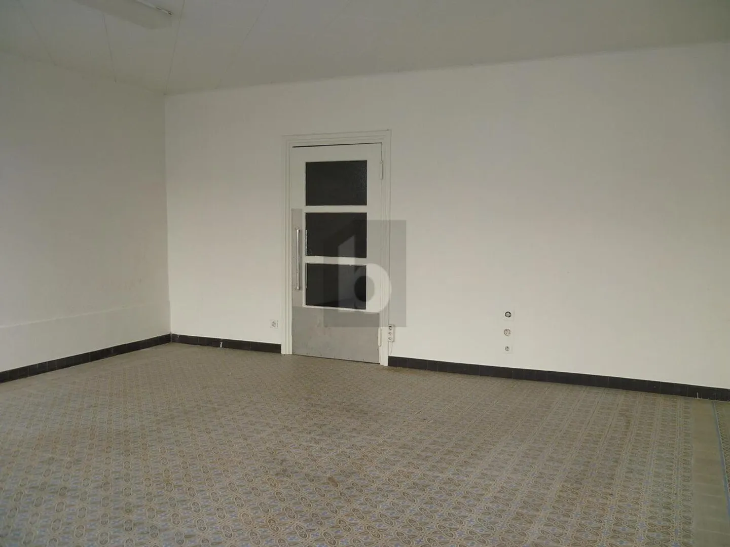 Commercial Space with Great Visibility - Photo 5 of 6