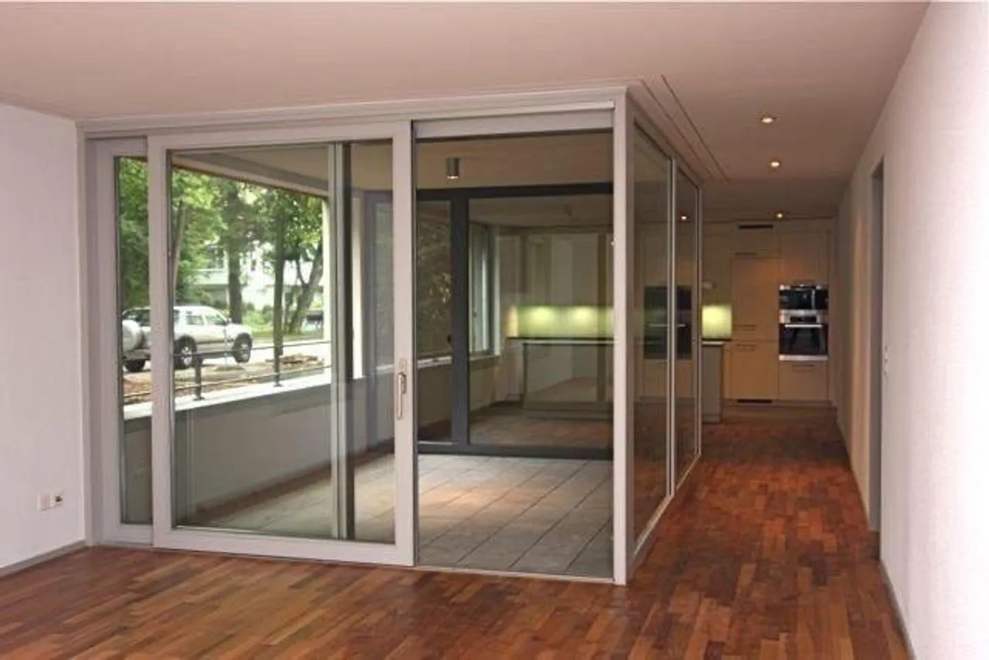 Eleganza urbana all'Adlergarten: appartamento loft 2,5 locali con loggia 84 m2 - Foto 1 di 7