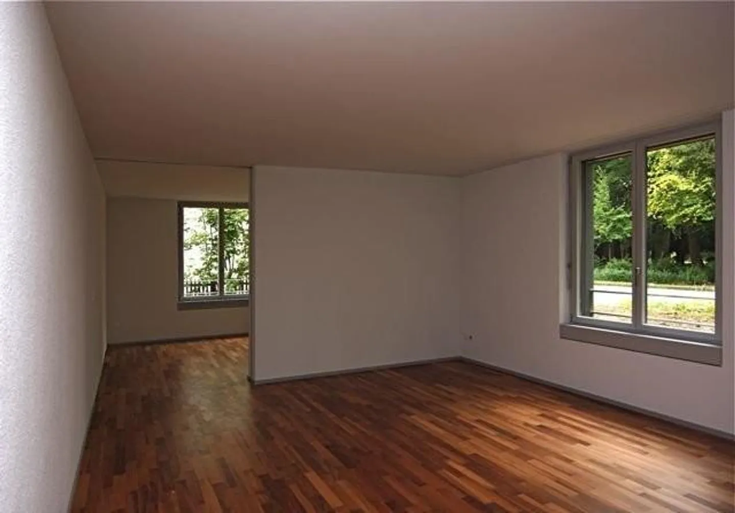 Eleganza urbana all'Adlergarten: appartamento loft 2,5 locali con loggia 84 m2 - Foto 2 di 7