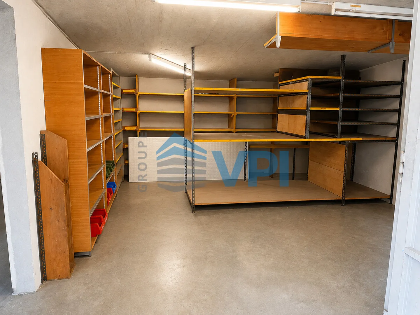 Cointrin - Bellissimo ufficio di 120 m2 con aree di stoccaggio e posti auto - Foto 6 di 6