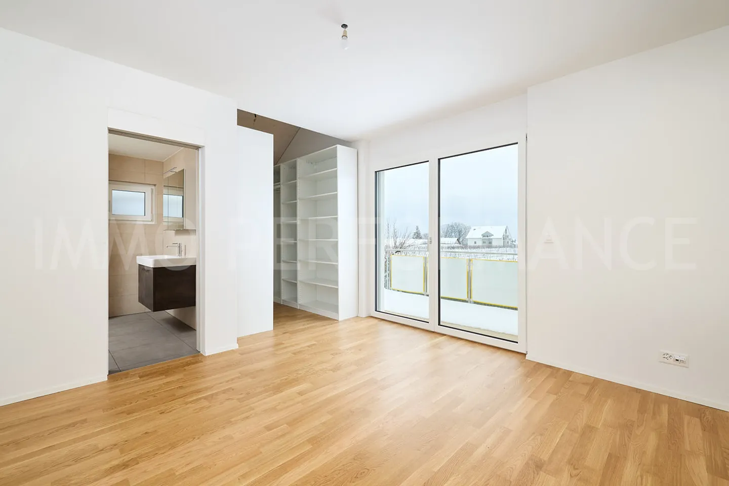 Moderne und familienfreundliche Einzelvilla - Foto 9 von 15