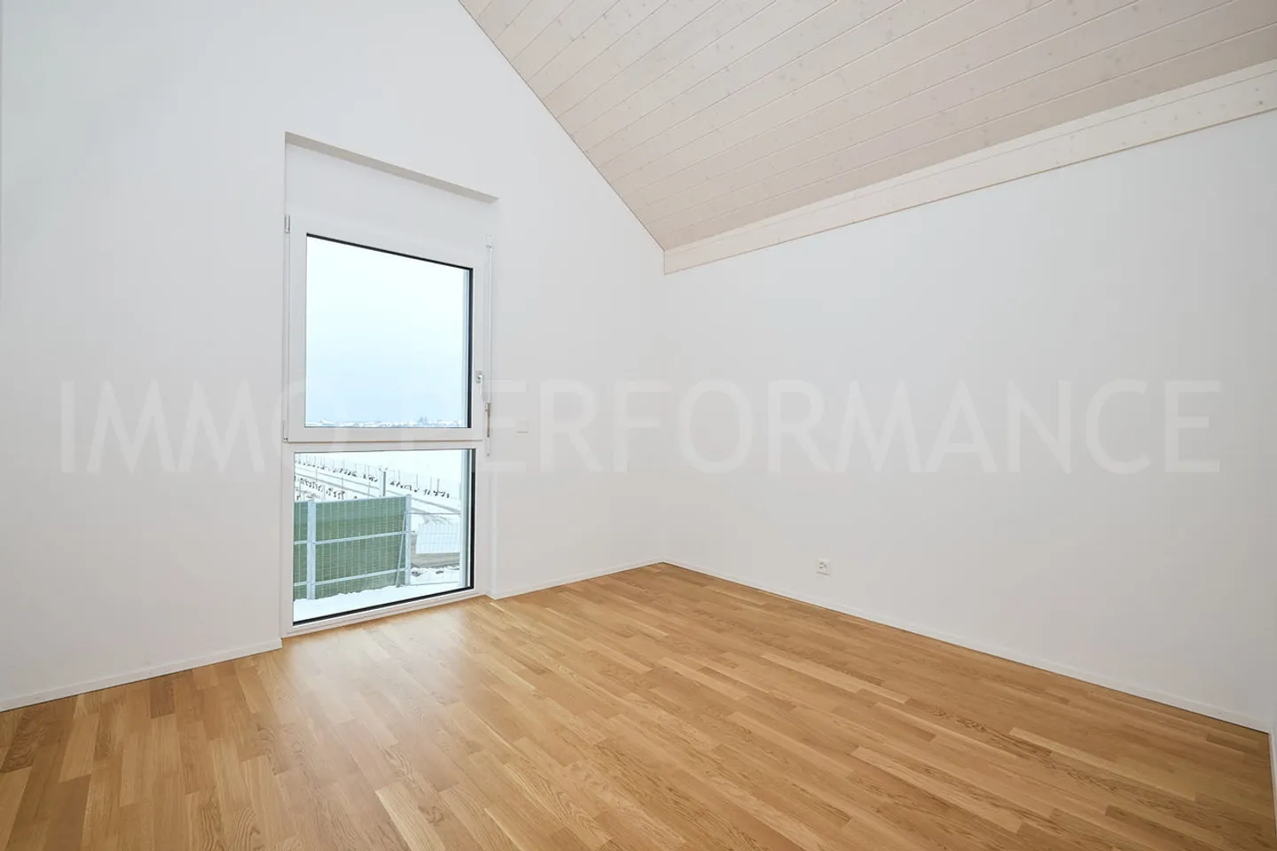 Moderne und familienfreundliche Einzelvilla - Foto 11 von 15