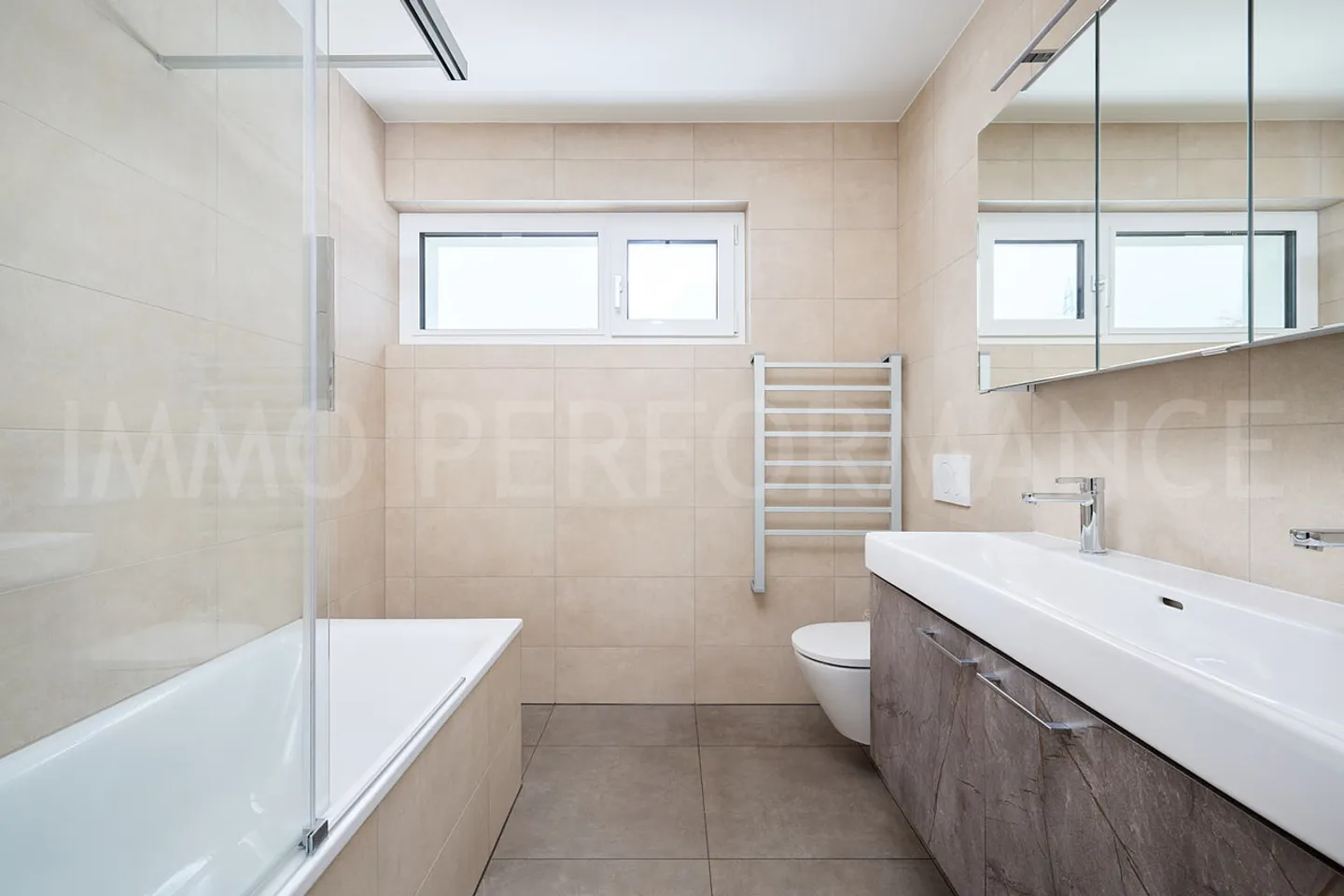 Moderne und familienfreundliche Einzelvilla - Foto 13 von 15