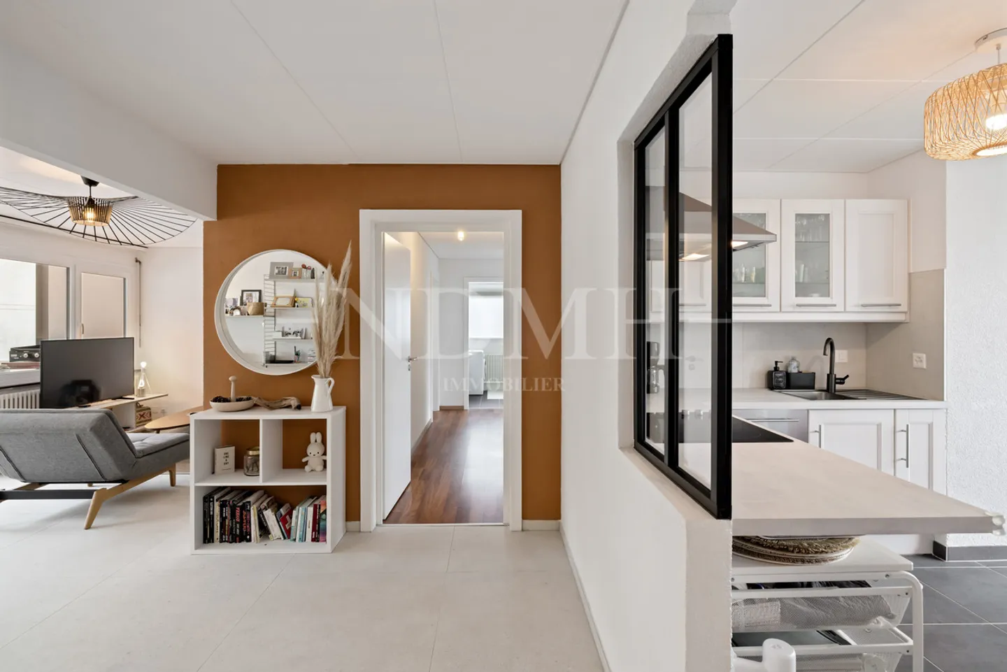 Appartamento spazioso di 4,5 stanze completamente ristrutturato - Foto 1 di 13