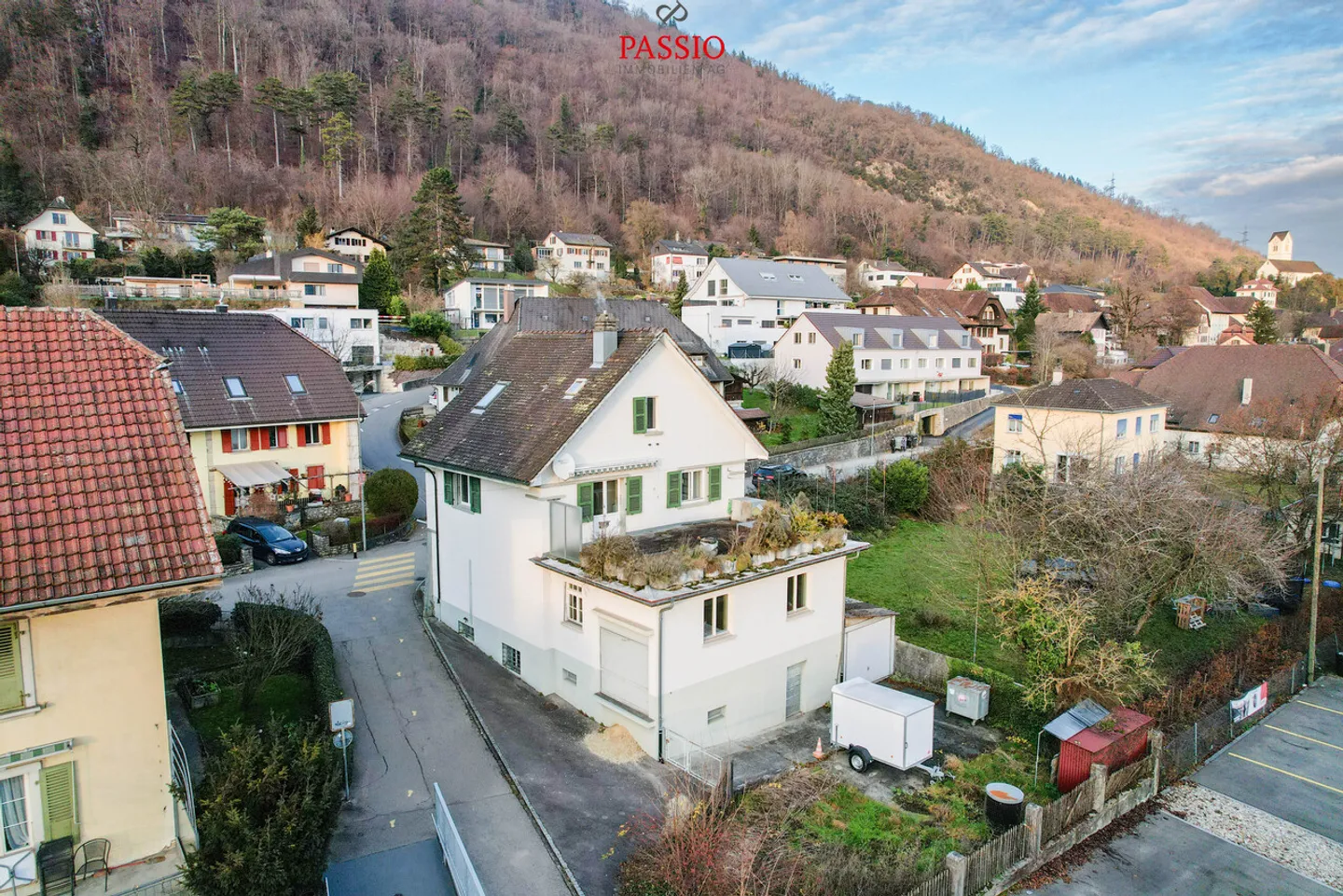 Living & Working Combined – 5.5-Room House with Commercial Part - Photo 1 of 25