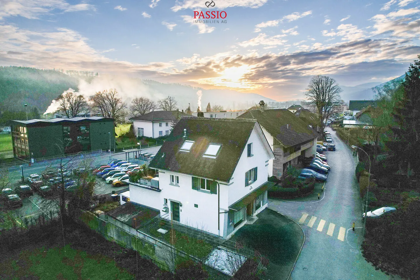 Living & Working Combined – 5.5-Room House with Commercial Part - Photo 2 of 25