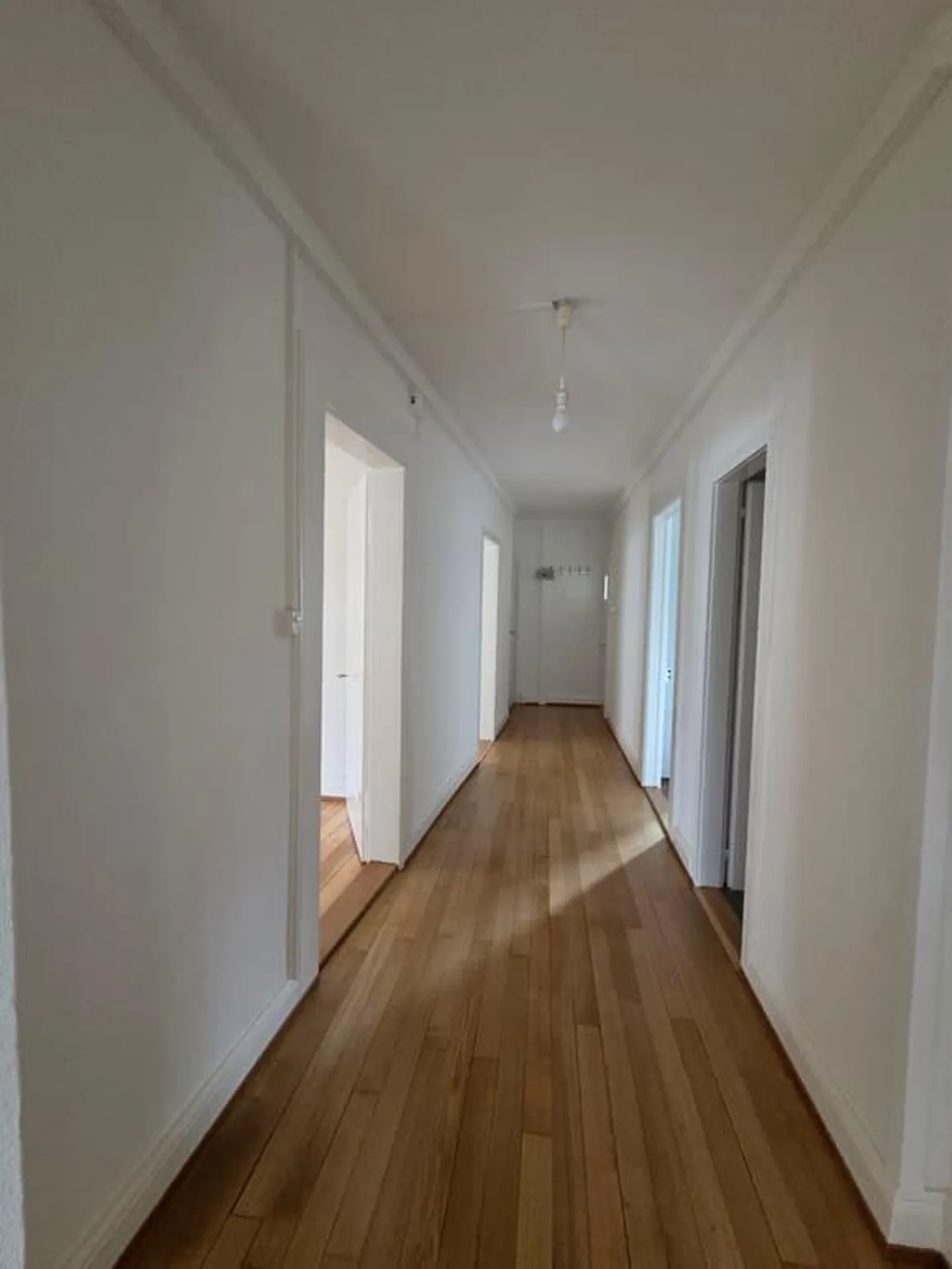 First occupancy after renovation: Charming 3.5-room old building apartment in Basel - Photo 6 of 8