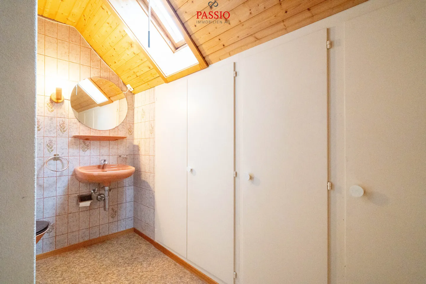 Living & Working Combined – 5.5-Room House with Commercial Part - Photo 6 of 25