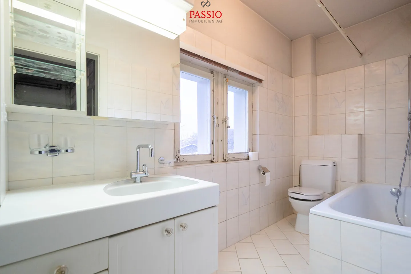 Living & Working Combined – 5.5-Room House with Commercial Part - Photo 9 of 25