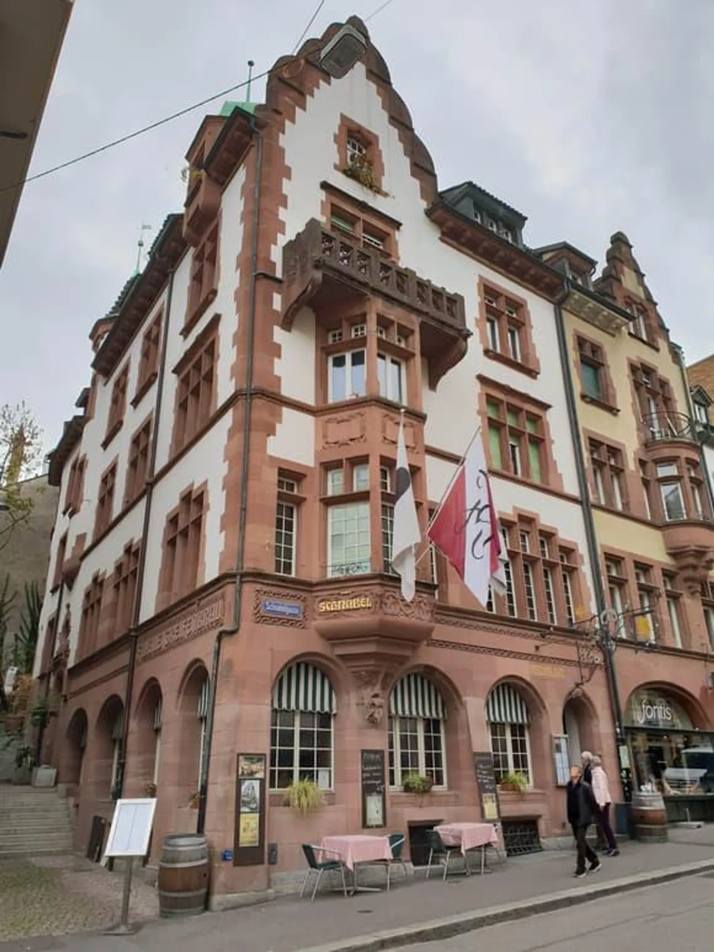 First occupancy after renovation: Charming 3.5-room old building apartment in Basel - Photo 8 of 8