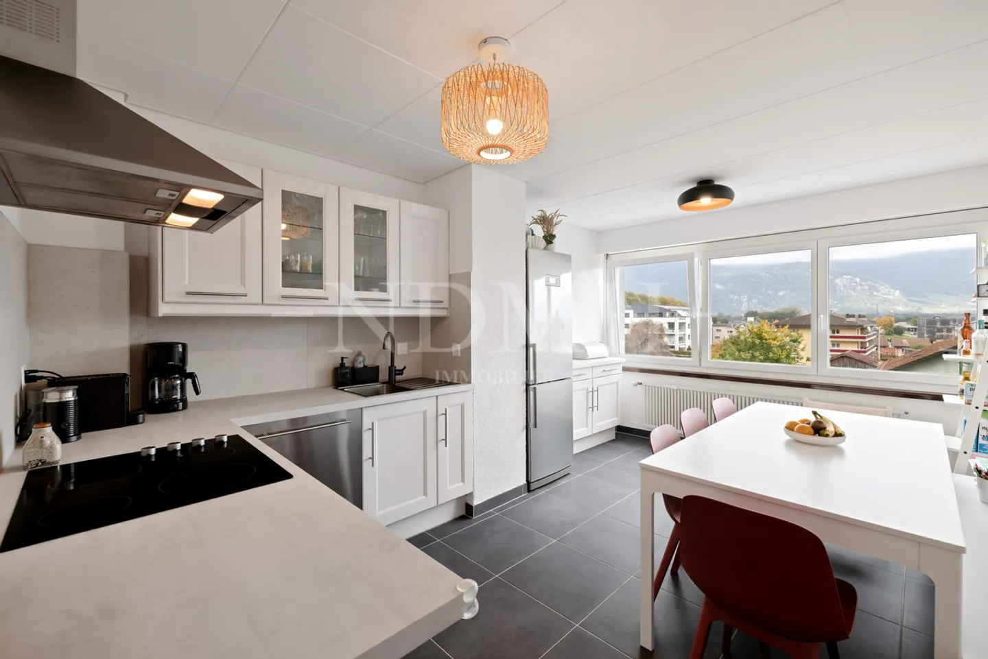 Appartamento spazioso di 4,5 stanze completamente ristrutturato - Foto 4 di 13