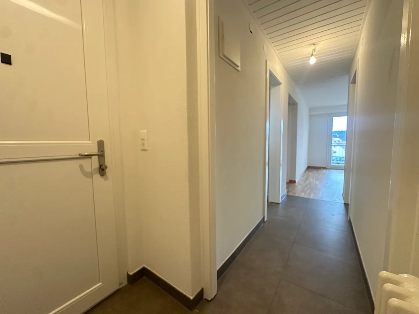 Apartment for rent - Photo 4 of 8