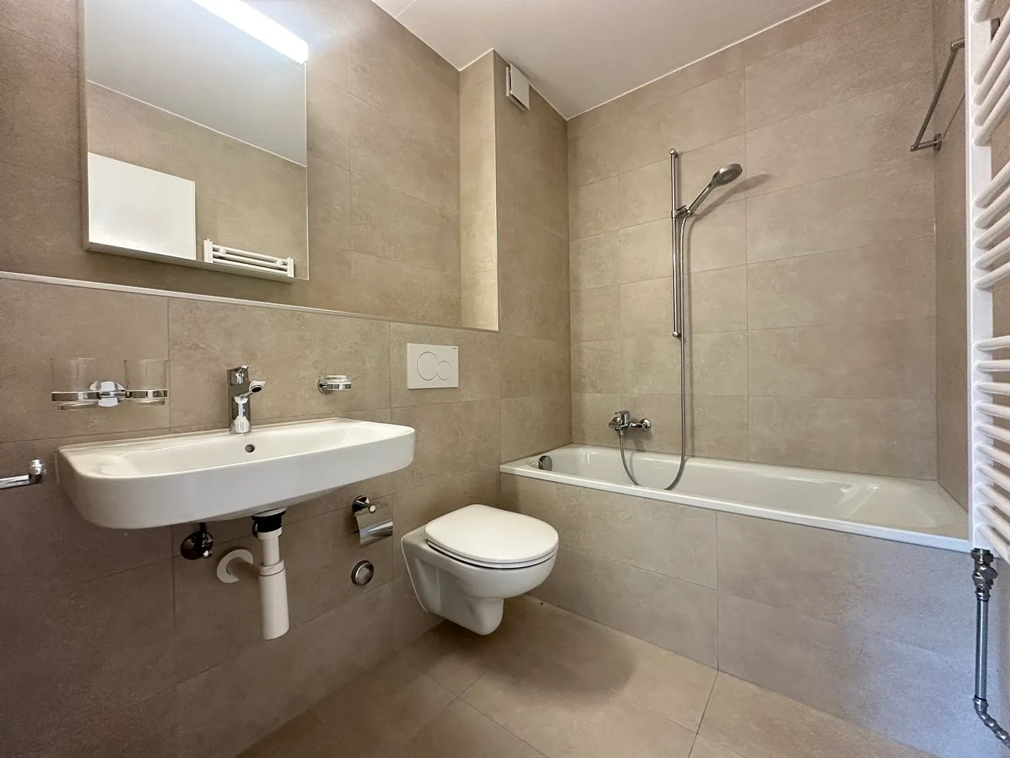 Apartment for rent - Photo 6 of 8