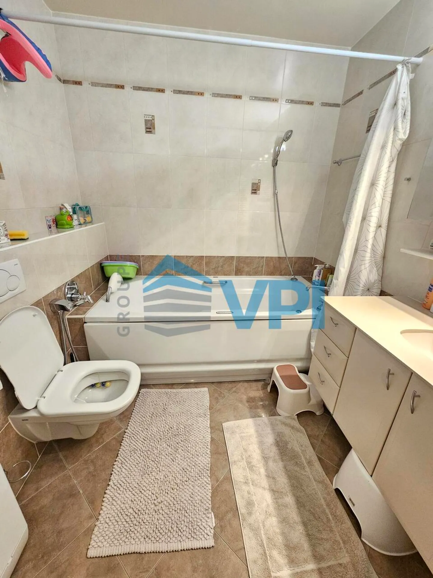 Appartamento spazioso con balcone - Foto 9 di 10