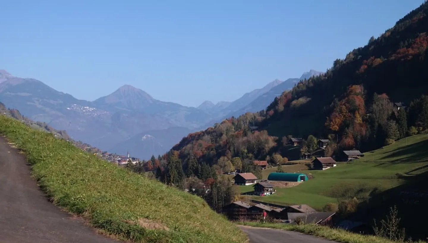 Grande parcelle de terrain à construire à Val-d'Illiez, entièrement équipée - Photo 8 sur 13