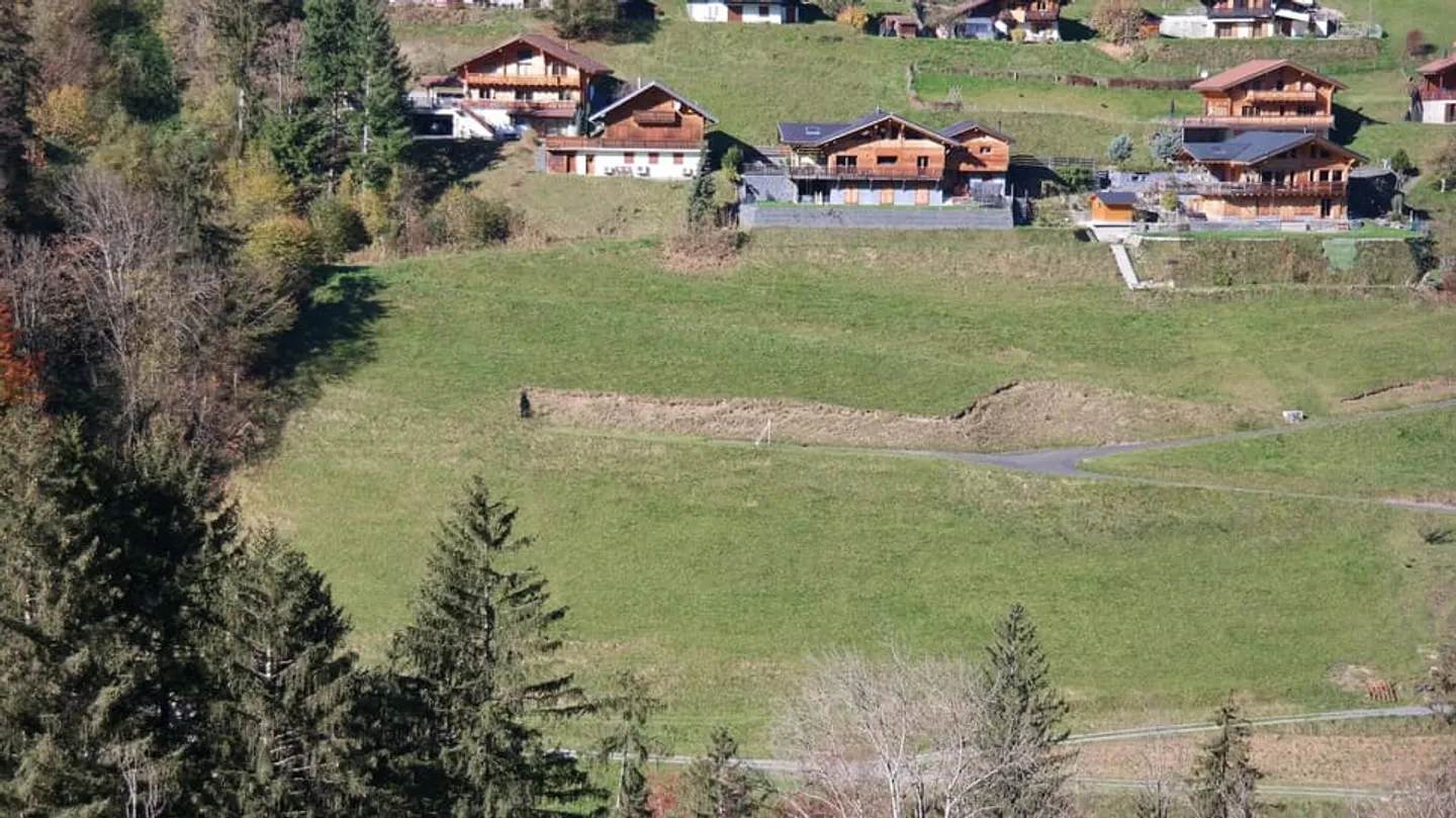 Grande parcelle de terrain à construire à Val-d'Illiez, entièrement équipée - Photo 10 sur 13