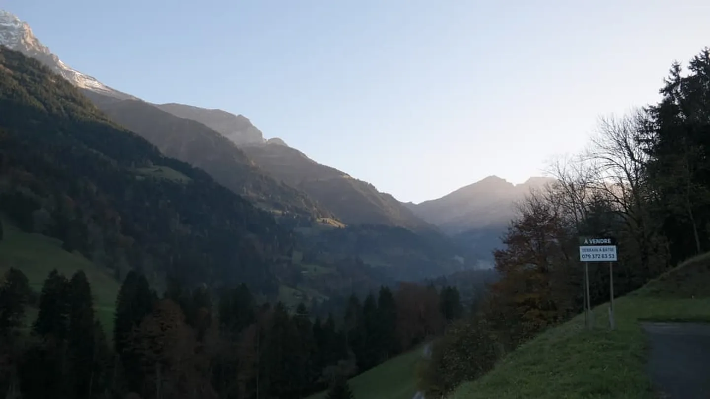 Grande parcelle de terrain à construire à Val-d'Illiez, entièrement équipée - Photo 12 sur 13