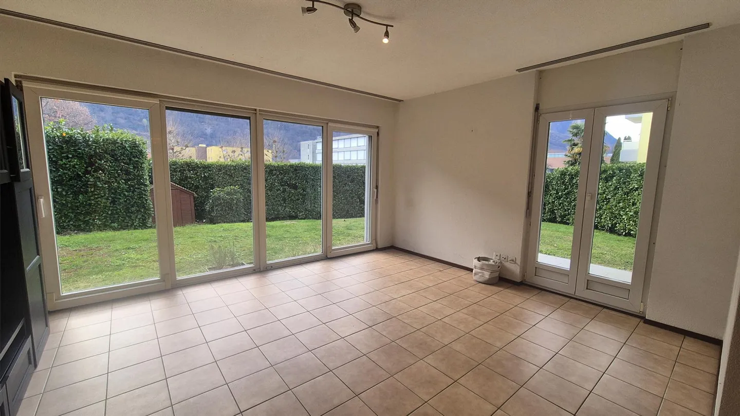 Appartamento con giardino - Foto 1 di 10