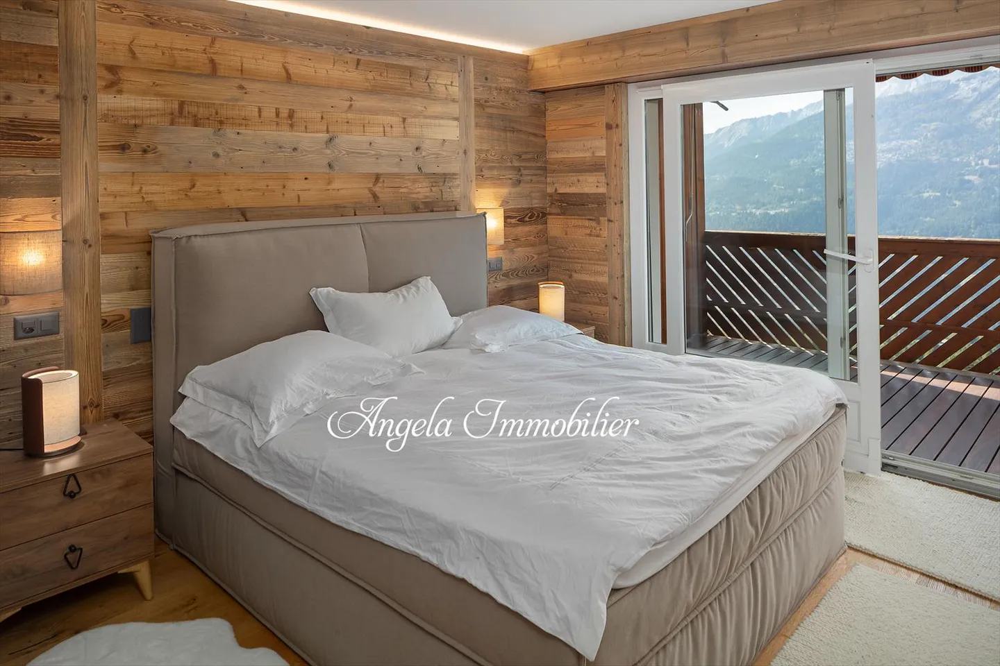 Charming Duplex Apartment - Photo 10 of 27