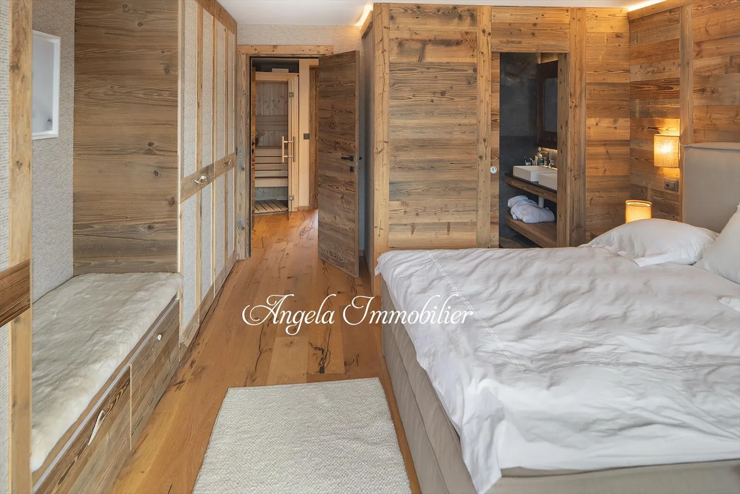 Charming Duplex Apartment - Photo 11 of 27