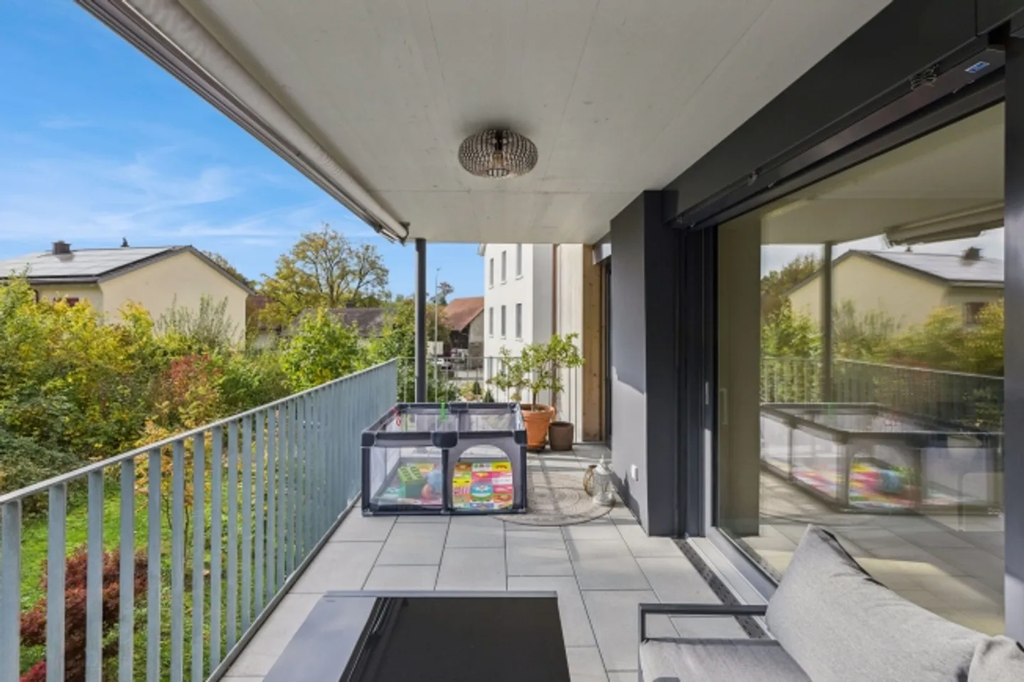 «Exklusive 4.5-Zimmerwohnung mit Balkon und Blick ins Grüne» - Foto 9 von 13