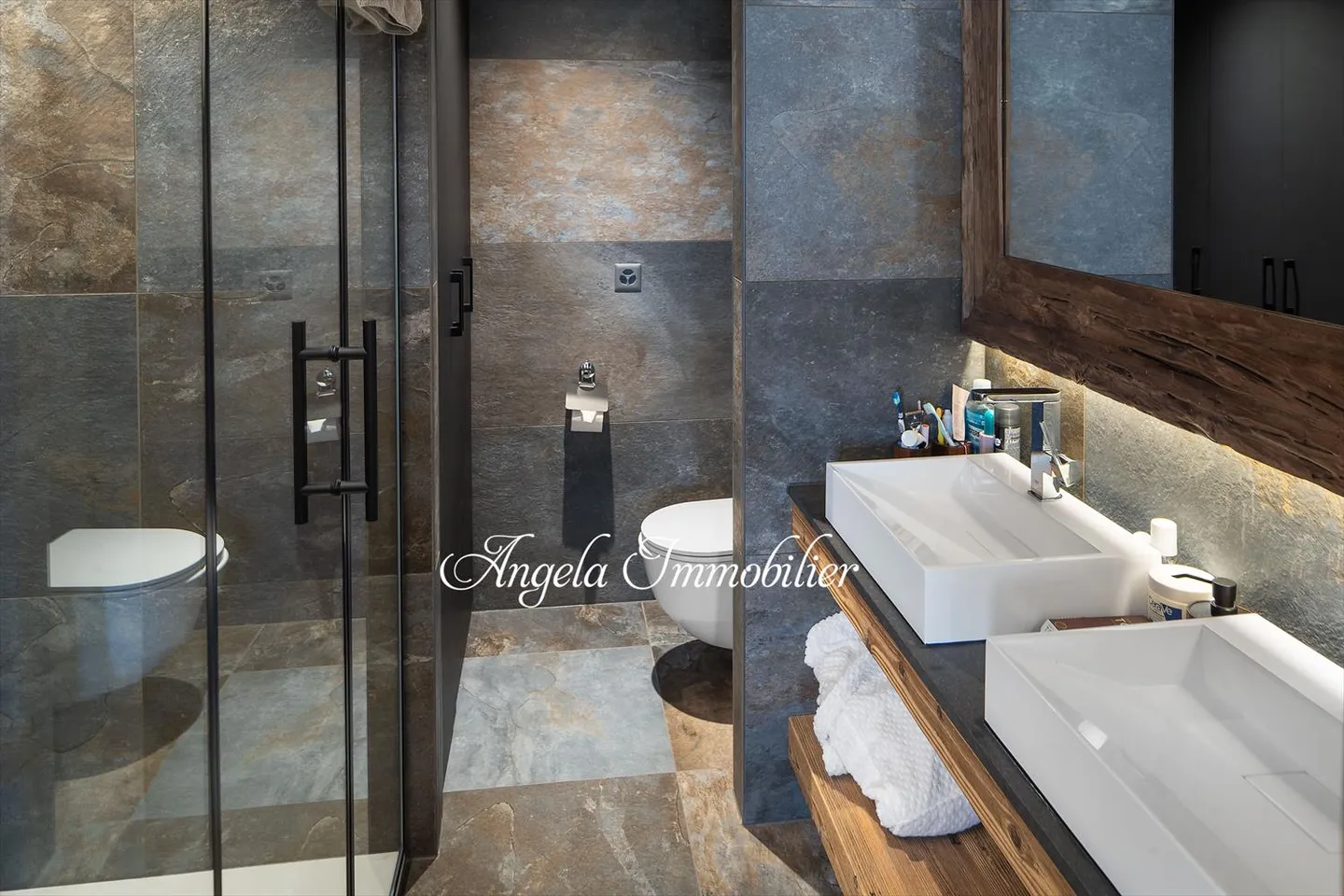 Charming Duplex Apartment - Photo 12 of 27